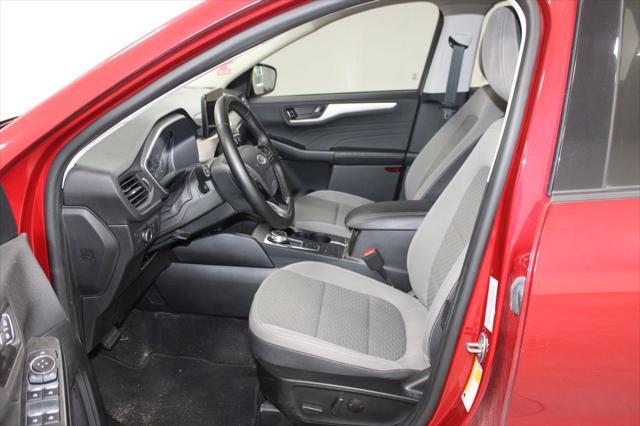 Photo of 2022 Rapid Red Metallic Tinted Clearcoat Ford Escape