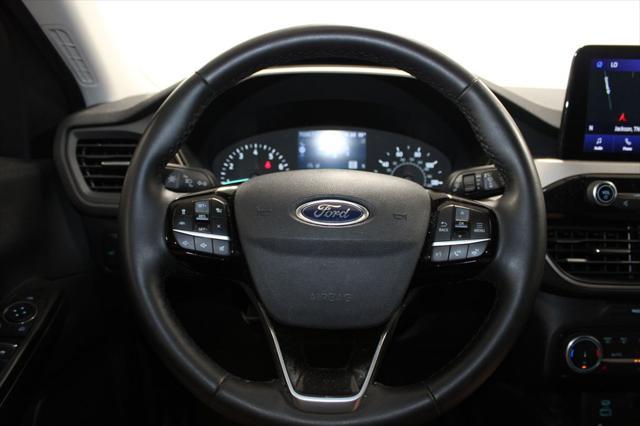 Photo of 2022 Rapid Red Metallic Tinted Clearcoat Ford Escape