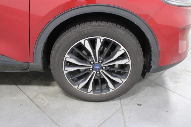 Photo of 2022 Rapid Red Metallic Tinted Clearcoat Ford Escape