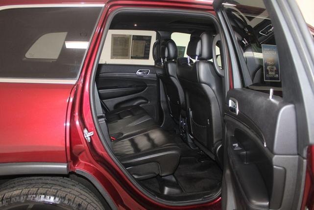 Photo of 2018 Velvet Red Pearlcoat Jeep Grand Cherokee