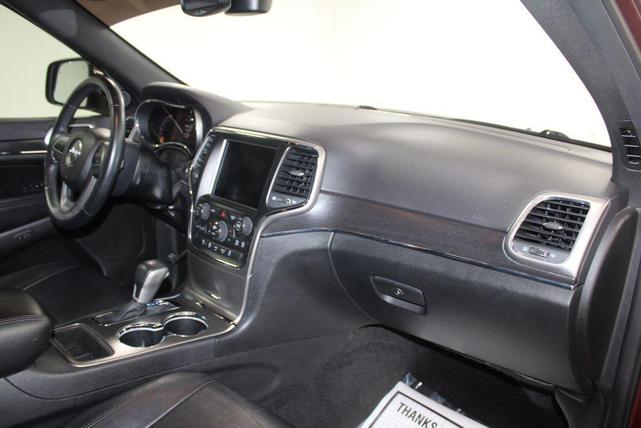 Photo of 2018 Velvet Red Pearlcoat Jeep Grand Cherokee