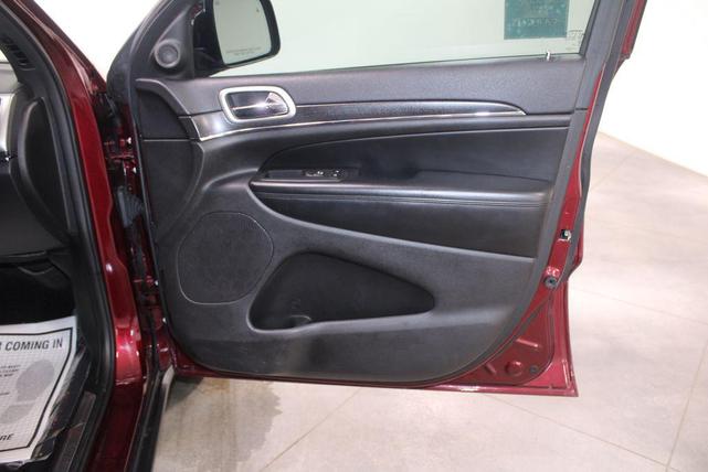 Photo of 2018 Velvet Red Pearlcoat Jeep Grand Cherokee