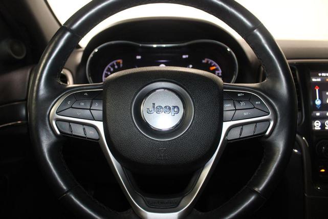 Photo of 2018 Velvet Red Pearlcoat Jeep Grand Cherokee
