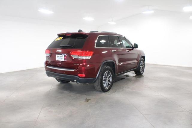 Photo of 2018 Velvet Red Pearlcoat Jeep Grand Cherokee