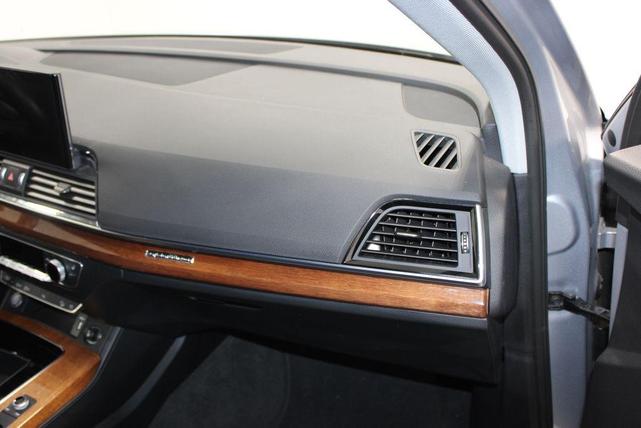 Photo of 2022 White Audi Q5