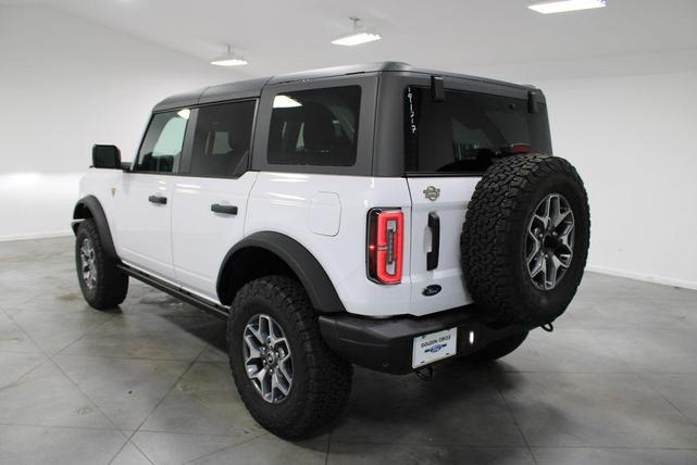Photo of 2025 Oxford White Ford Bronco