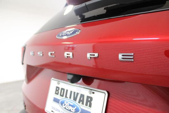 Photo of 2025 Rapid Red Metallic Tinted Clearcoat Ford Escape