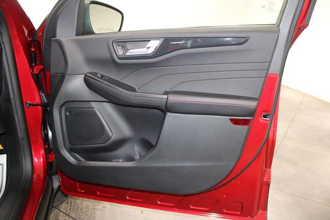 Photo of 2025 Rapid Red Metallic Tinted Clearcoat Ford Escape