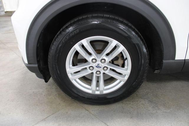 Photo of 2020 White Ford Explorer