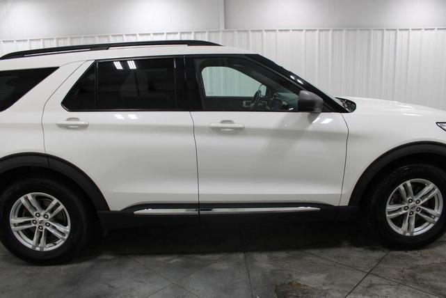 Photo of 2020 White Ford Explorer