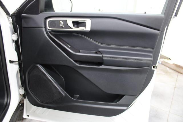 Photo of 2020 White Ford Explorer