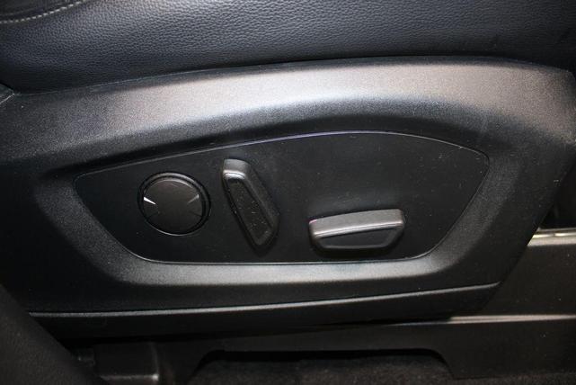 Photo of 2020 White Ford Explorer