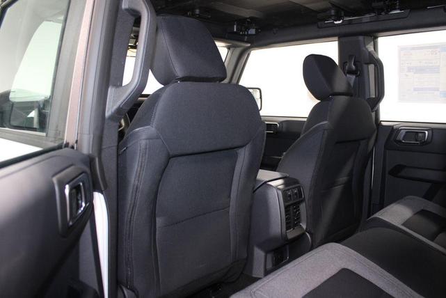 Photo of 2025 Oxford White Ford Bronco