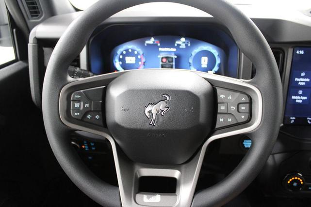Photo of 2025 Oxford White Ford Bronco