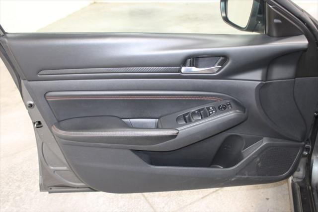 Photo of 2022 Gun Metallic Nissan Altima