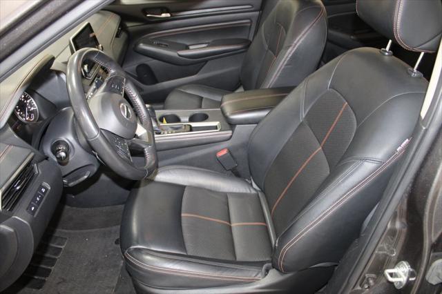 Photo of 2022 Gun Metallic Nissan Altima