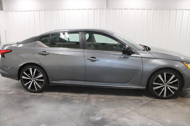 Photo of 2022 Gun Metallic Nissan Altima