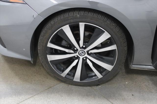 Photo of 2022 Gun Metallic Nissan Altima