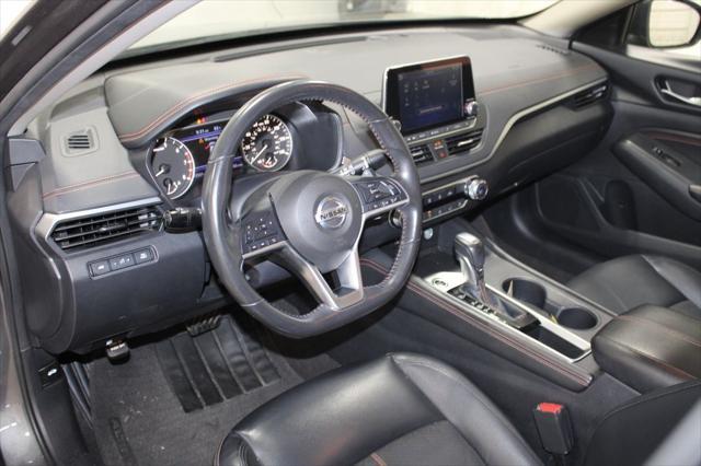 Photo of 2022 Gun Metallic Nissan Altima