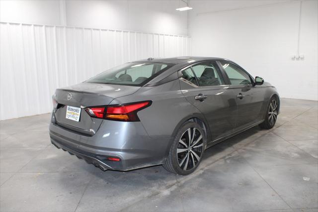 Photo of 2022 Gun Metallic Nissan Altima