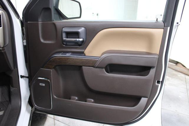 Photo of 2017 White Frost Tricoat GMC Sierra 1500