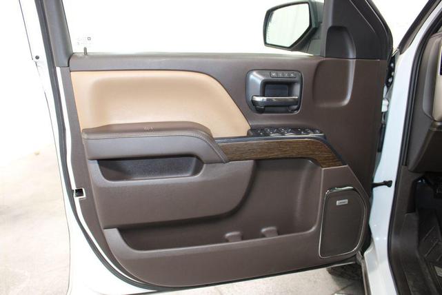 Photo of 2017 White Frost Tricoat GMC Sierra 1500