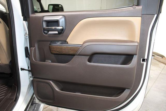 Photo of 2017 White Frost Tricoat GMC Sierra 1500