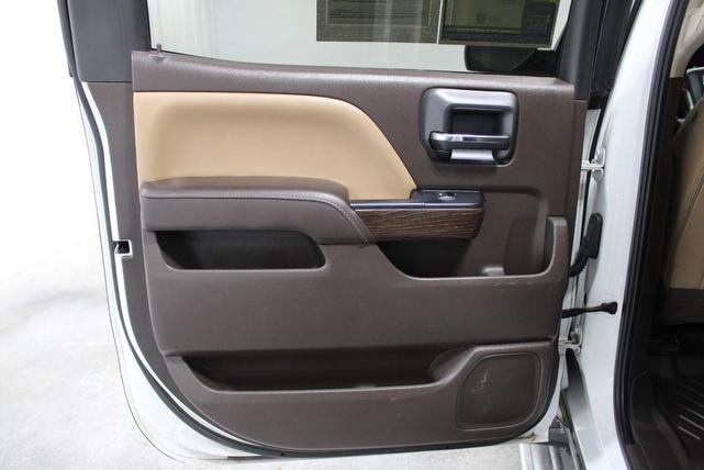 Photo of 2017 White Frost Tricoat GMC Sierra 1500