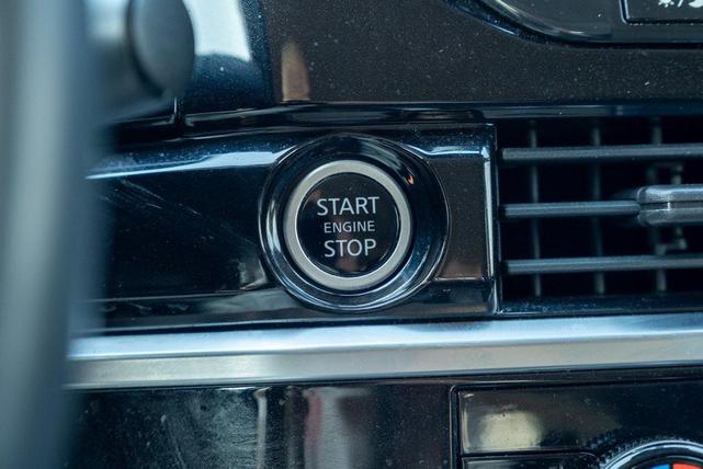 Photo of 2022 Scarlet Ember Tintcoat Nissan Pathfinder