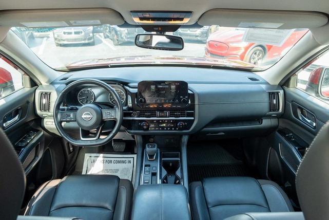 Photo of 2022 Scarlet Ember Tintcoat Nissan Pathfinder