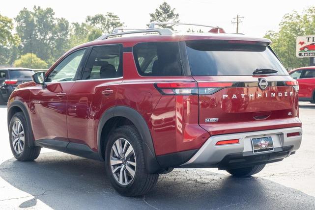 Photo of 2022 Scarlet Ember Tintcoat Nissan Pathfinder