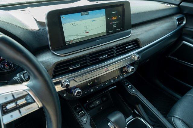 Photo of 2022 Glacial White Pearl Kia Telluride
