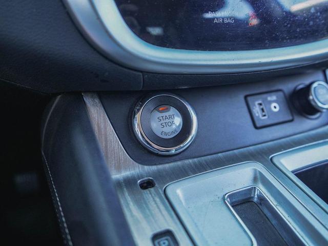 Photo of 2018 Magnetic Black Metallic Nissan Murano