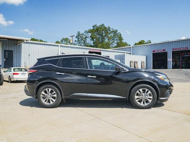 Photo of 2018 Magnetic Black Metallic Nissan Murano