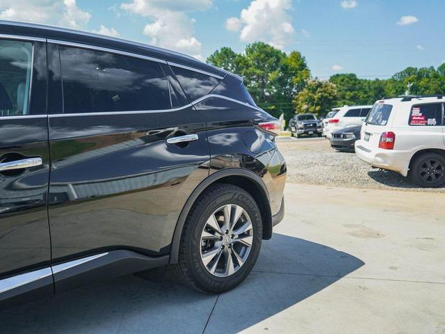 Photo of 2018 Magnetic Black Metallic Nissan Murano
