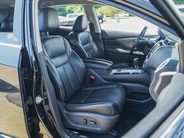 Photo of 2018 Magnetic Black Metallic Nissan Murano