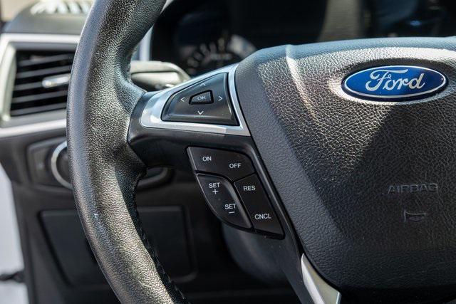Photo of 2016 Oxford White Ford Edge