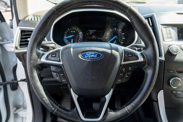 Photo of 2016 Oxford White Ford Edge