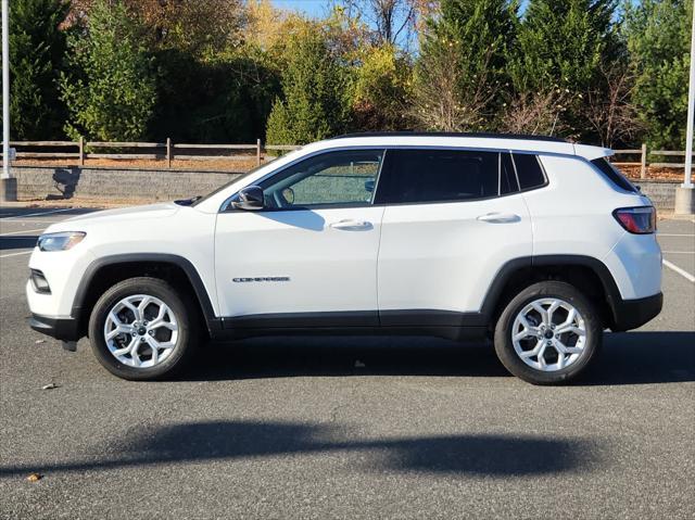 Photo of 2025 Bright White Clearcoat Jeep Compass
