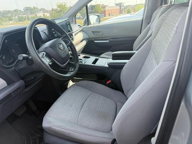 Photo of 2021 Celestial Silver Metallic Toyota Sienna