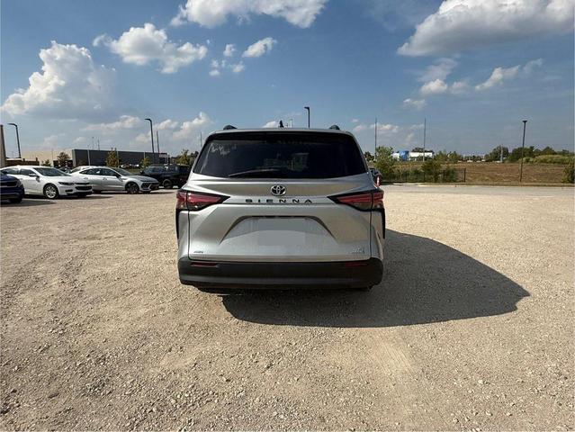 Photo of 2021 Celestial Silver Metallic Toyota Sienna