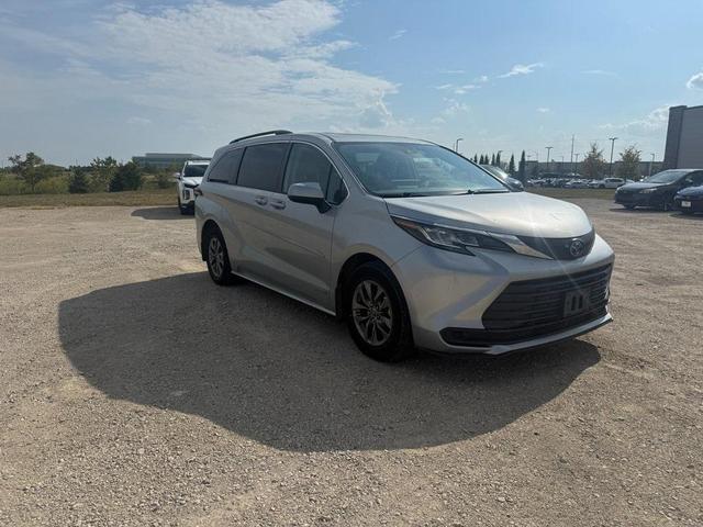 Photo of 2021 Celestial Silver Metallic Toyota Sienna