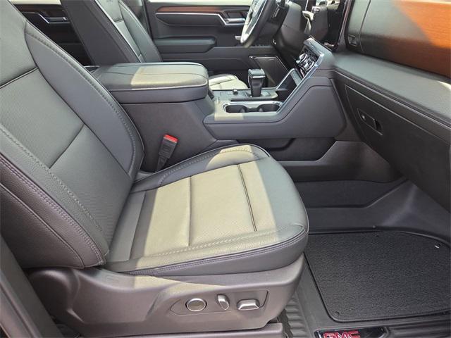 Photo of 2024 Onyx Black GMC Sierra 1500