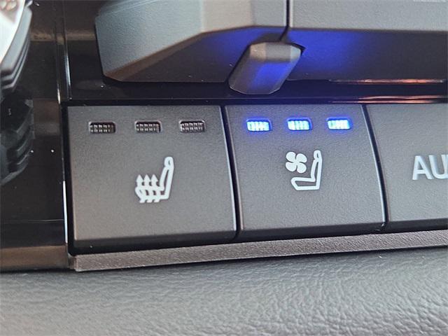 Photo of 2025 Wind Chill Pearl Toyota Sequoia