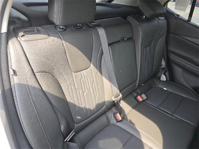 Photo of 2024 White Frost Tricoat Buick Encore GX