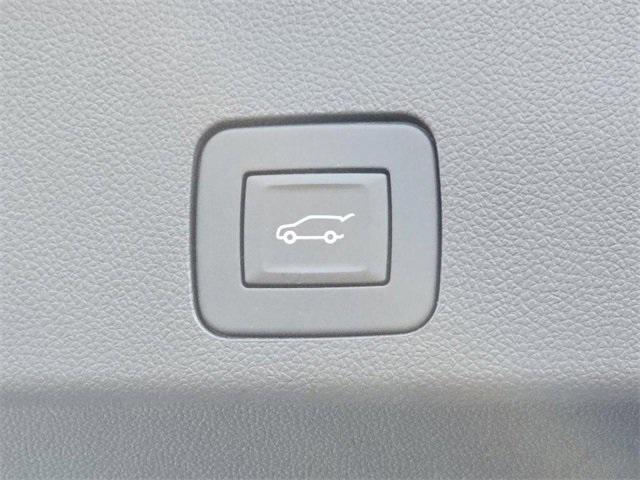 Photo of 2024 White Frost Tricoat Buick Encore GX