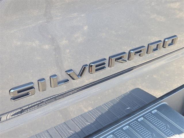 Photo of 2022 Northsky Blue Metallic Chevrolet Silverado 1500