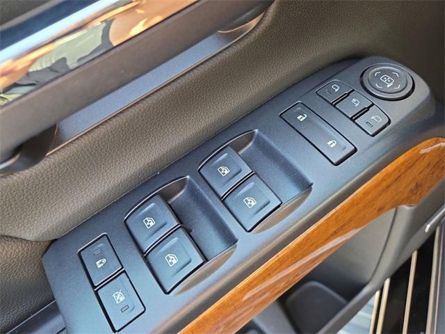 Photo of 2018 Black Chevrolet Silverado 1500