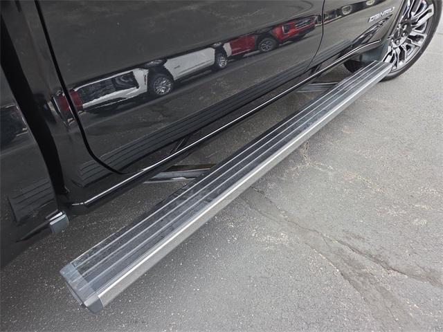Photo of 2023 Onyx Black GMC Sierra 1500
