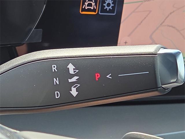 Photo of 2025 Summit White Chevrolet Traverse